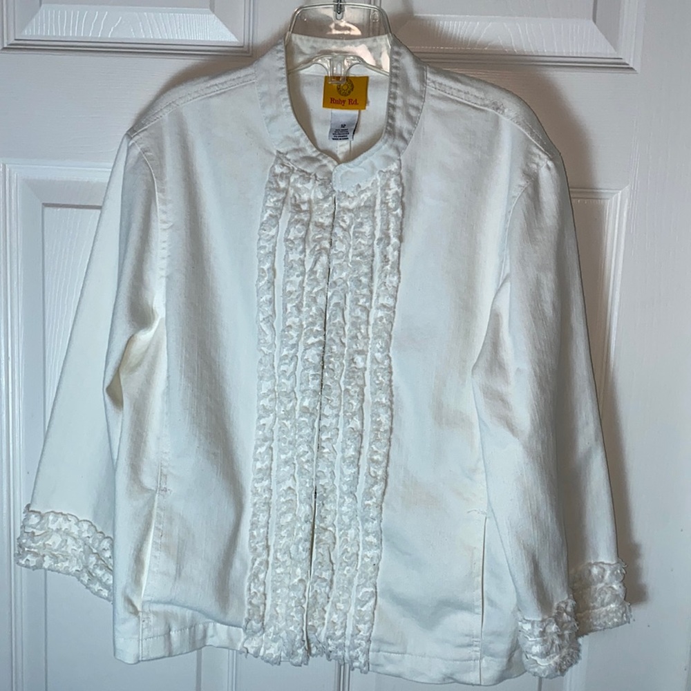 Ruby Rd. White Ruffled Distressed Jacket Sz 12 metal hook front closure
